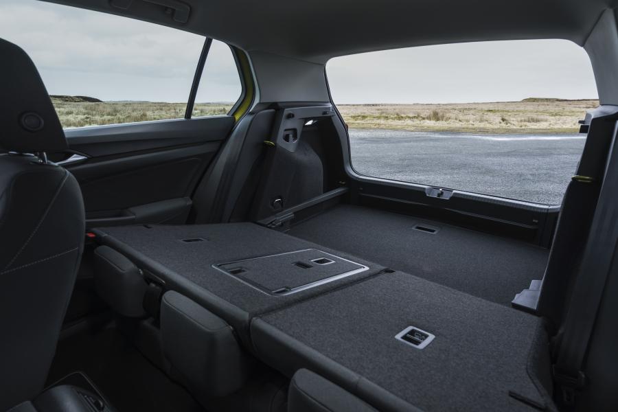 Интерьер Volkswagen Golf Style 2020 года  (UK) (фото 36 из 40)